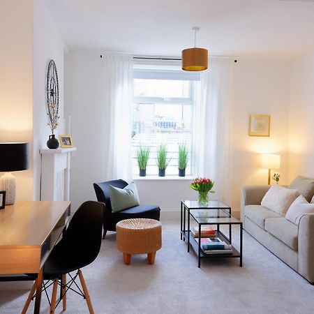 Stayright 3 Bed Home Near Hiking Trails & Parks Llwynypia Dış mekan fotoğraf
