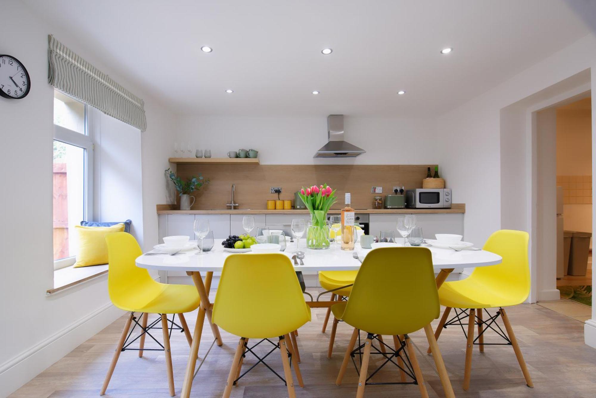 Stayright 3 Bed Home Near Hiking Trails & Parks Llwynypia Dış mekan fotoğraf