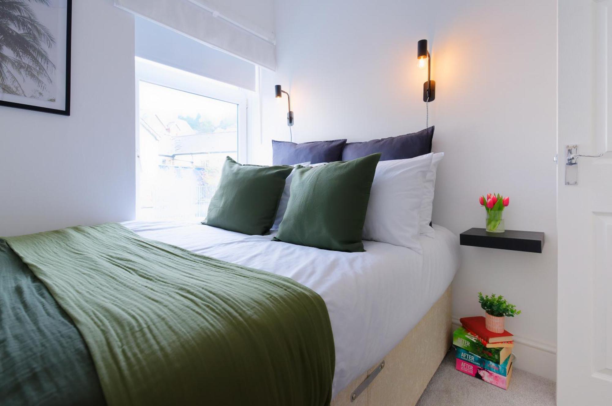 Stayright 3 Bed Home Near Hiking Trails & Parks Llwynypia Dış mekan fotoğraf