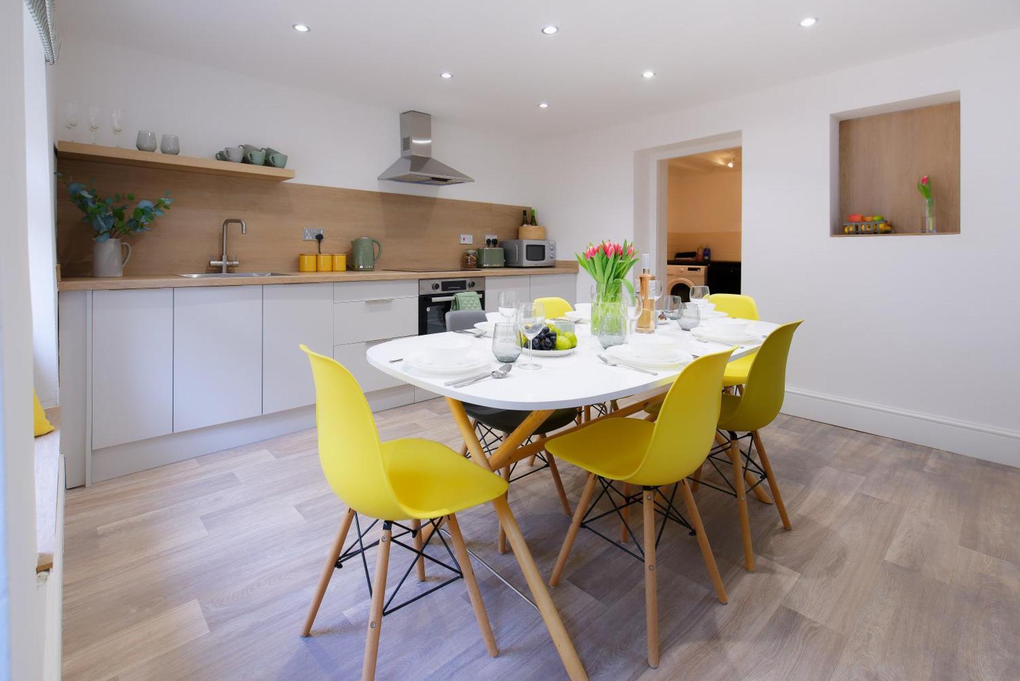 Stayright 3 Bed Home Near Hiking Trails & Parks Llwynypia Dış mekan fotoğraf