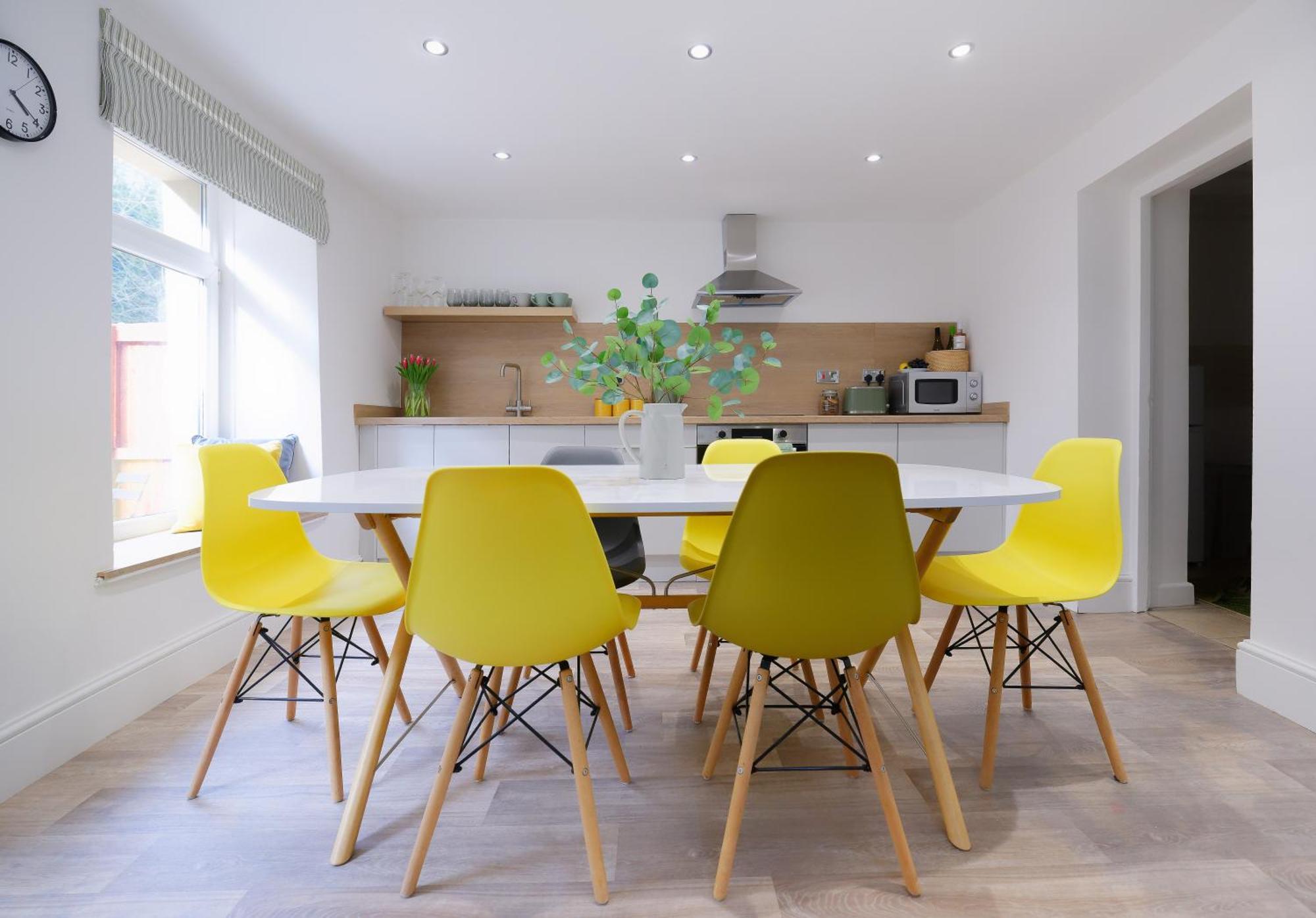 Stayright 3 Bed Home Near Hiking Trails & Parks Llwynypia Dış mekan fotoğraf